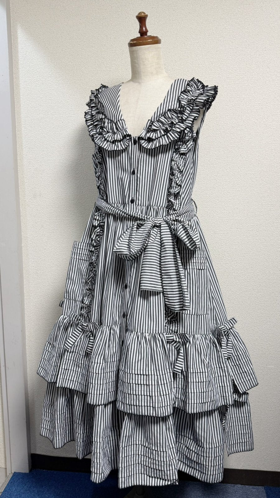 【Physical Drop】Physical Drop .荷叶边连衣裙【黑白条纹】