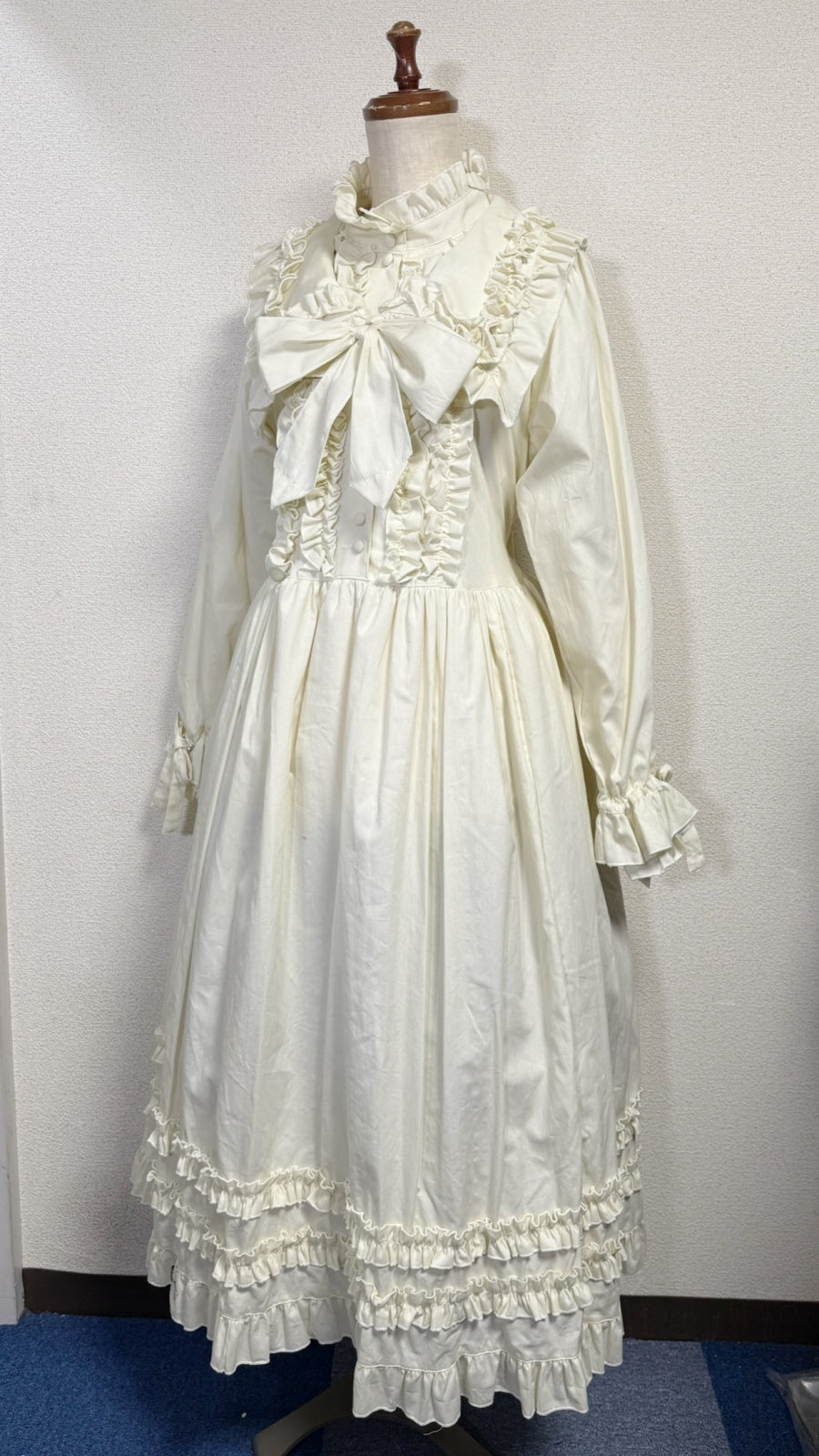 【Physical Drop】フィジカルドロップ 大衿フリルワンピース【生成・ブロード生地】