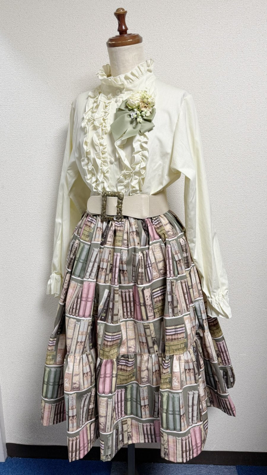 【Physical Drop】フィジカルドロップ スタンドカラーフリルブラウス【生成・ブロード生地】