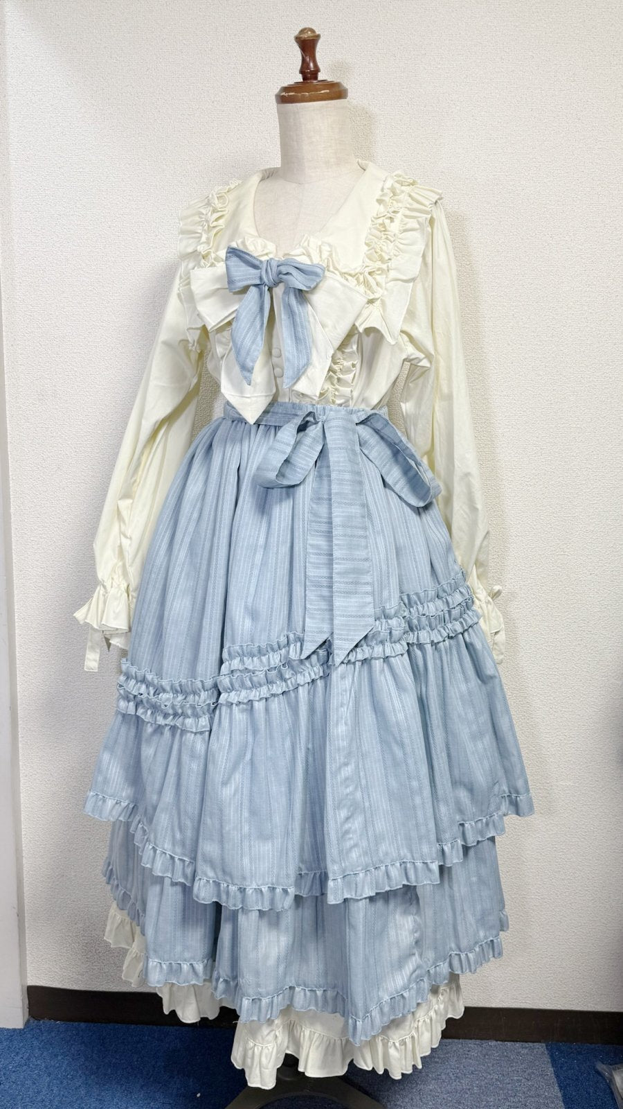 【Physical Drop】フィジカルドロップ 大衿フリルワンピース【生成・ブロード生地】