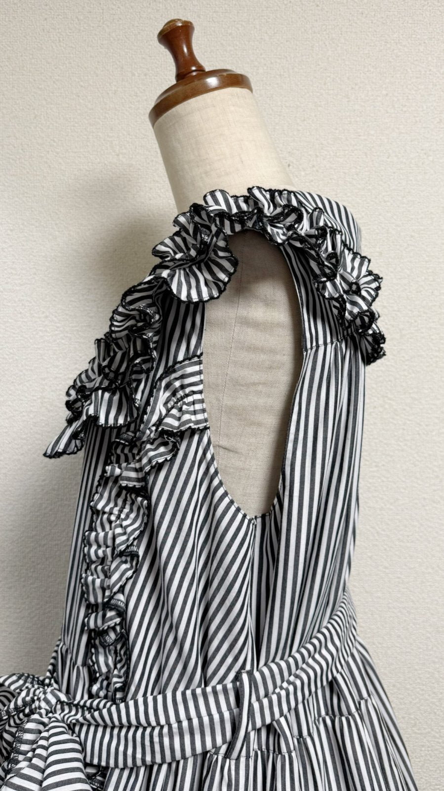 【Physical Drop】Physical Drop .荷叶边连衣裙【黑白条纹】