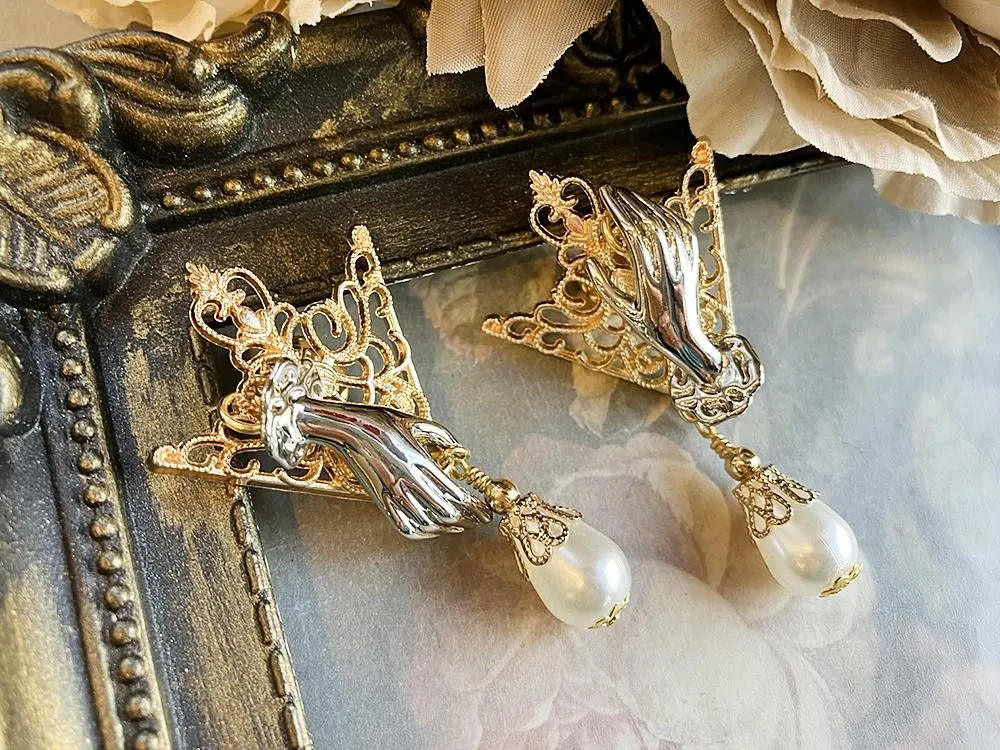 【Estrellas】エストレージャス 襟ブローチ/ Gothic