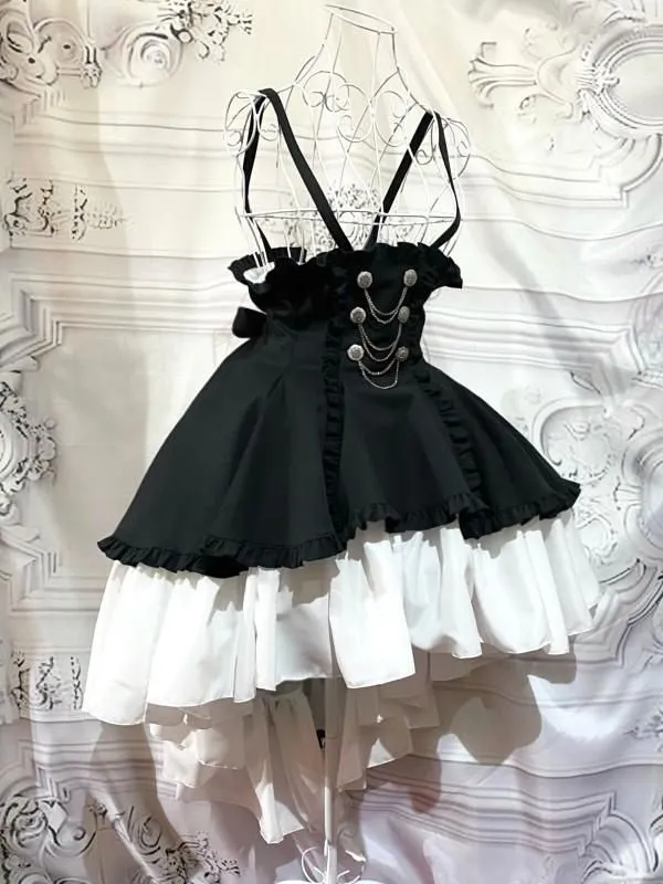 High waist drape skirt with emblem decorative chain: black x white ruffles★Not eligible for SALE★