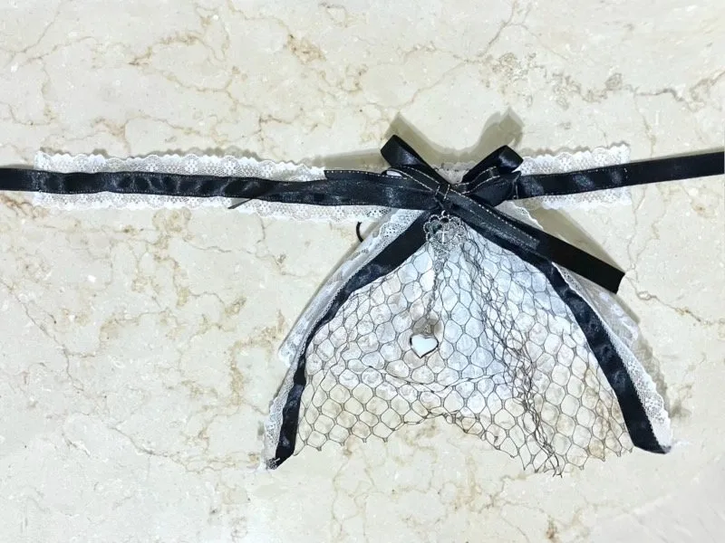 【MARBLE】マーブル クラシカルカメオコサージュ付き3WAYヘッドドレス:黒白×黒ネット(アンティークシルバー十字架/白ハート)