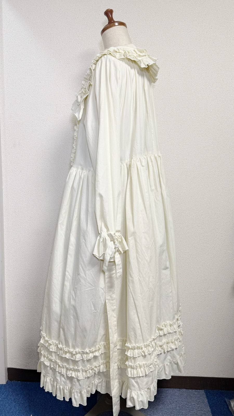 【Physical Drop】フィジカルドロップ 大衿フリルワンピース【生成・ブロード生地】