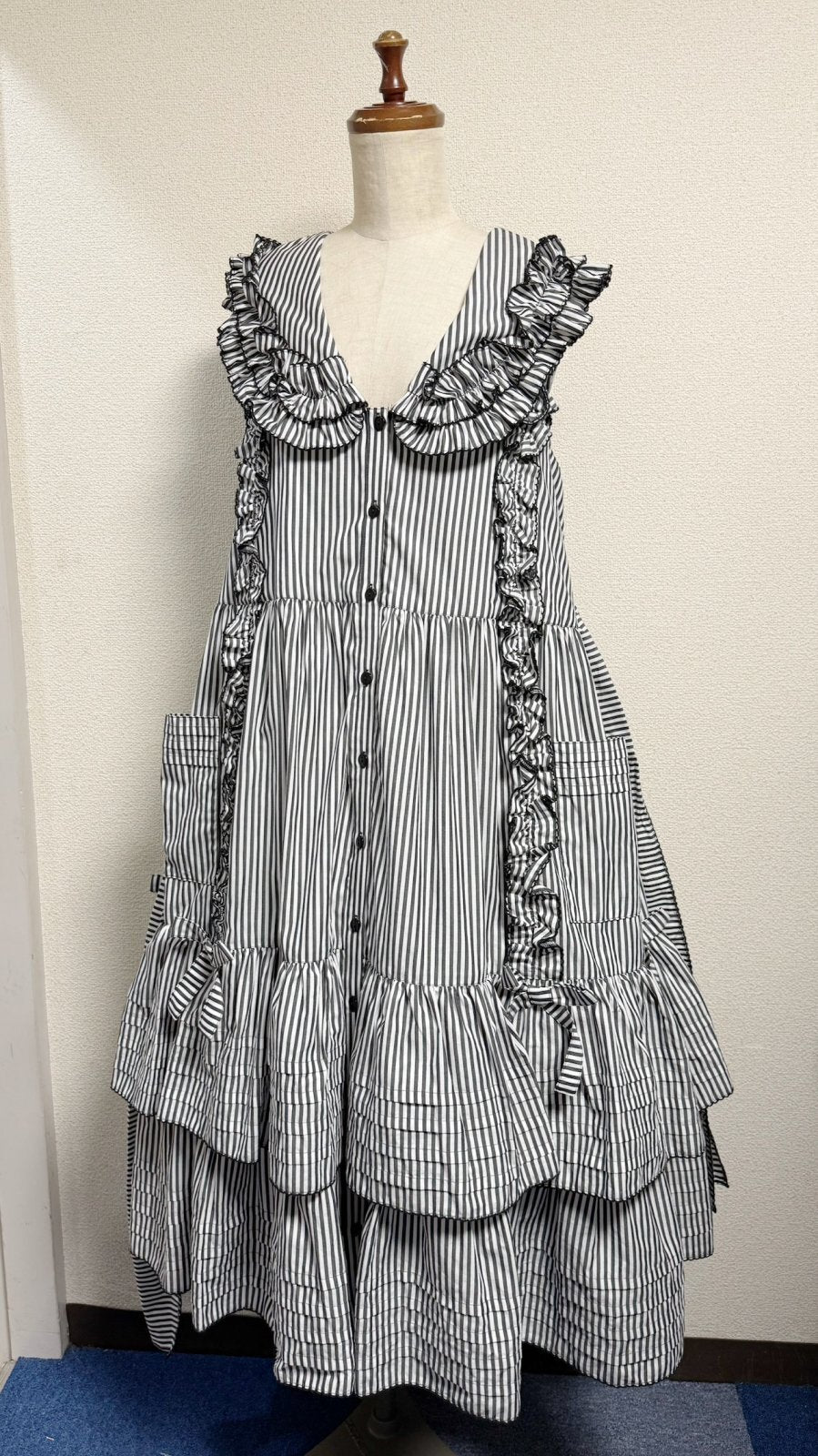 【Physical Drop】Physical Drop .荷叶边连衣裙【黑白条纹】