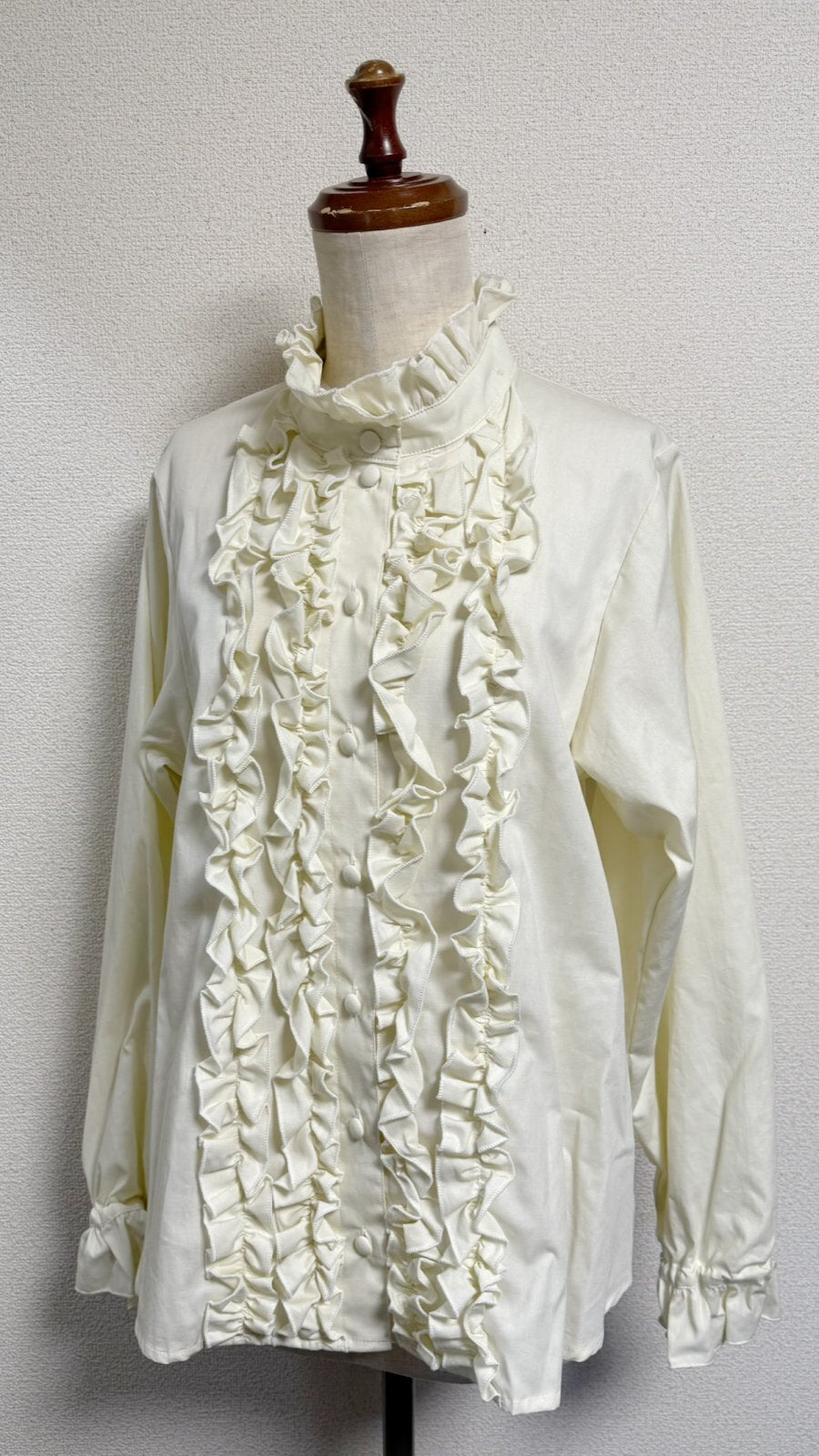 【Physical Drop】フィジカルドロップ スタンドカラーフリルブラウス【生成・ブロード生地】