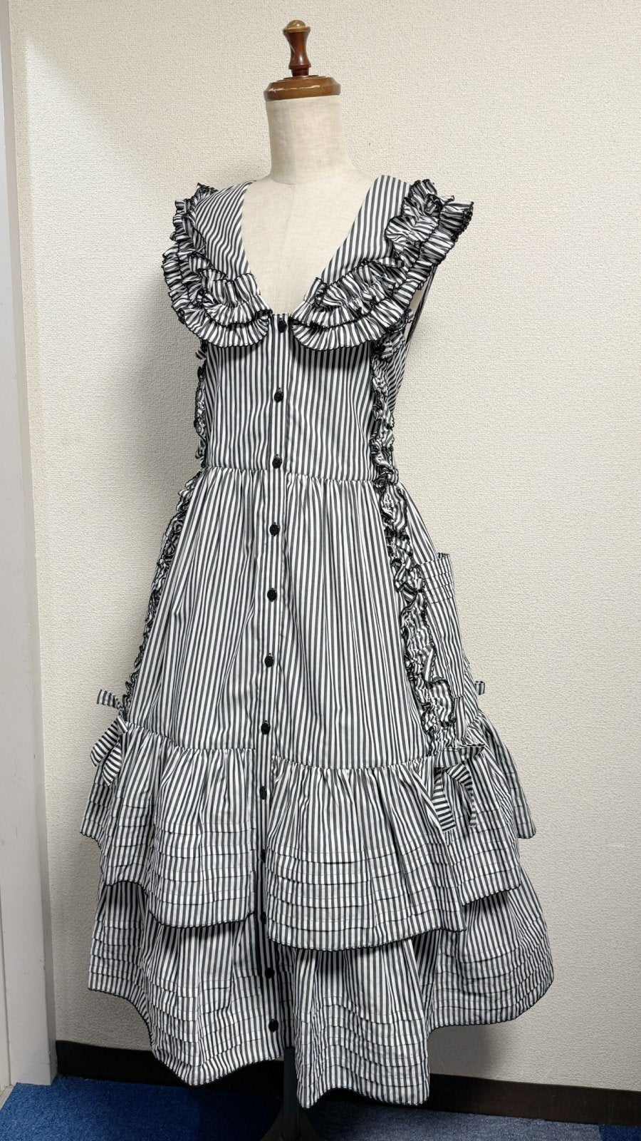 【Physical Drop】Physical Drop .荷叶边连衣裙【黑白条纹】