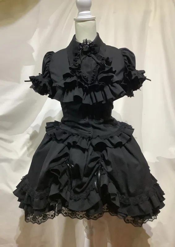 【MARBLE】マーブル ネクタイ型フリルタイ付きパフスリーブブラウス+前ギャザースカラップスカート:黒×黒タイ×黒レース