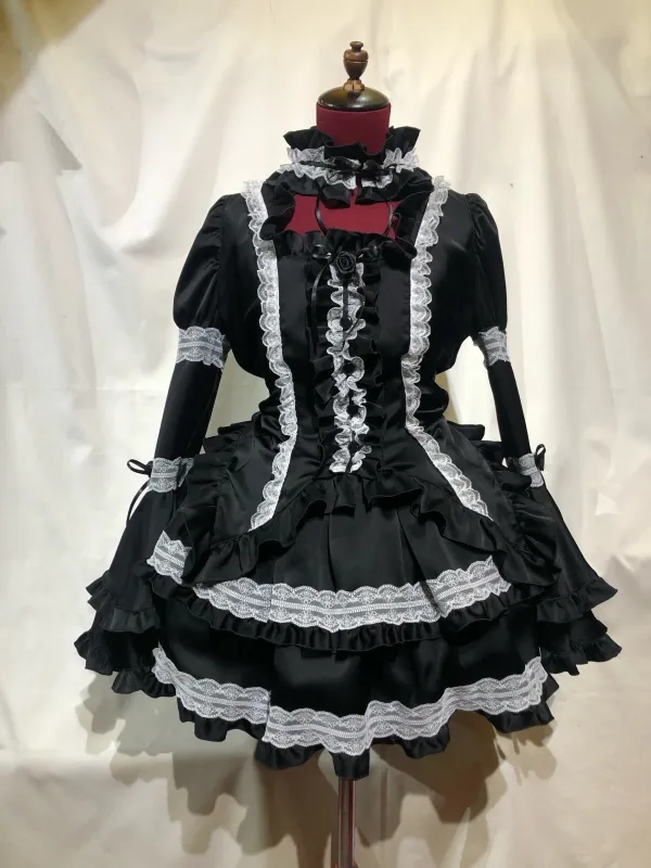 【MARBLE】マーブル チョーカー付き風パフスリーブブラウス+パ二エ入りレース飾りティアードスカート:黒×白レース