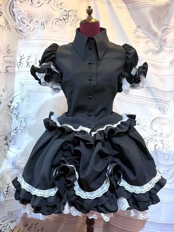 【MARBLE】マーブル ネクタイ型フリルタイ付きパフスリーブブラウス+前ギャザースカラップスカート:黒×黒タイ×白レース