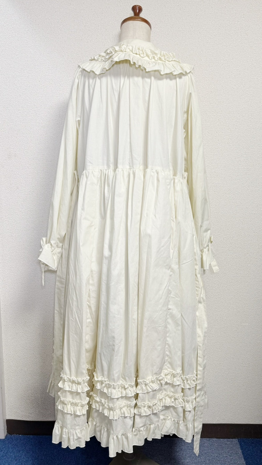 【Physical Drop】フィジカルドロップ 大衿フリルワンピース【生成・ブロード生地】