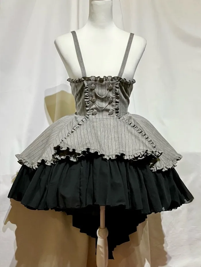 High waist draped skirt with emblem decorative chain: Gray stripe x black ruffles