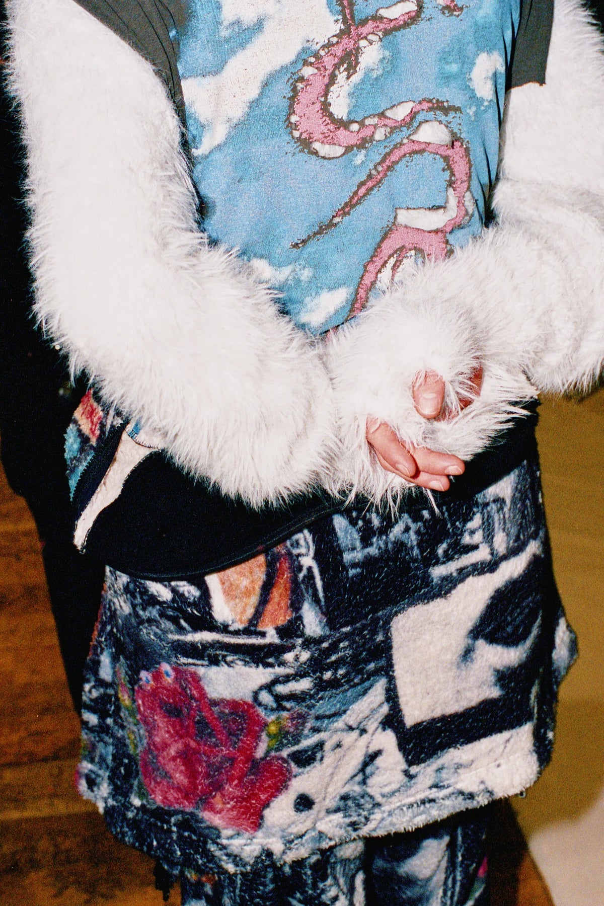 【New Rose】 SHAGGY KNIT FINGERLESS GLOVES
