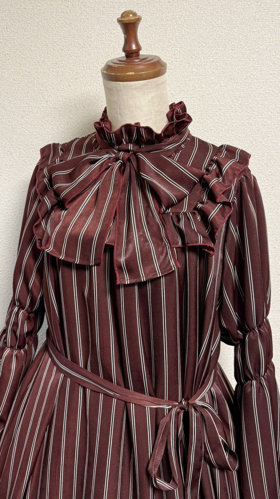 【Physical Drop】피지컬 드롭 스탠드 칼라 A라인 원피스【엔지 레지멘탈 스트라이프】