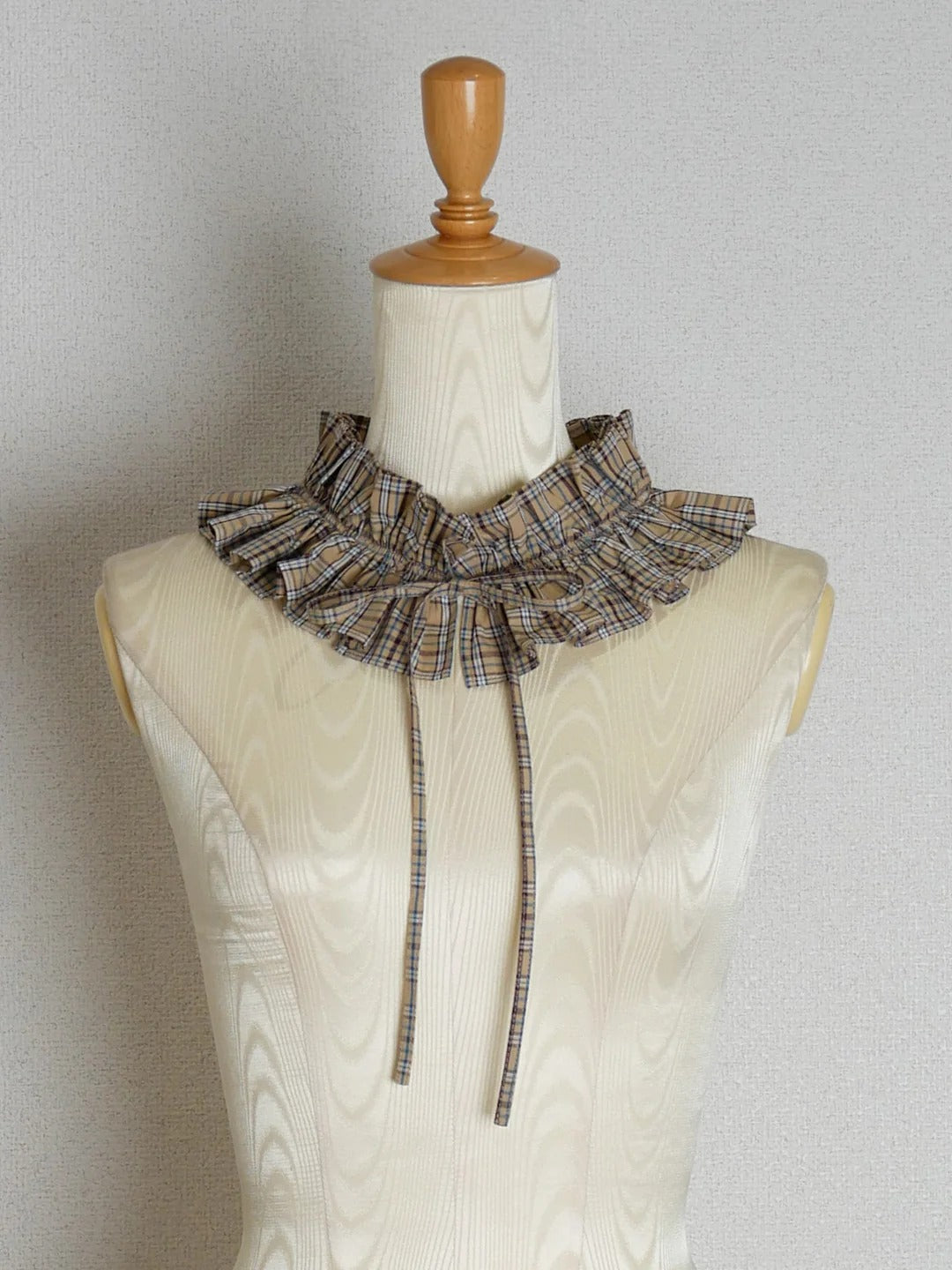 【Victorian maiden】ヴィクトリアンメイデン クラッシックチェックラッフルフリルブラウス ネイビー/ベージュ/ブラウン