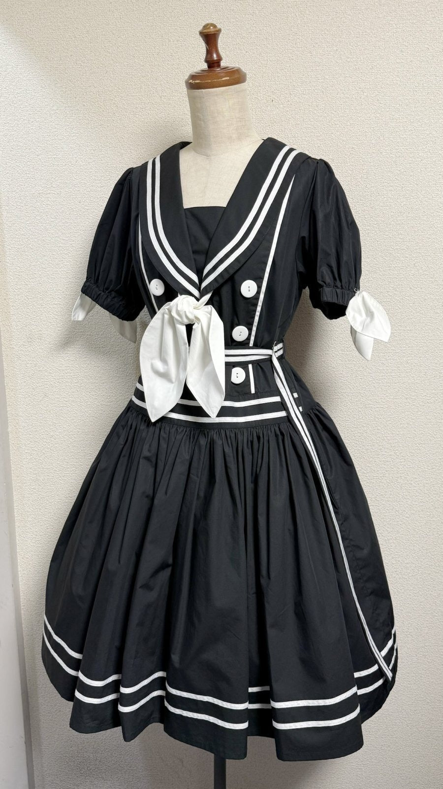 【Physical Drop】フィジカルドロップ ノスタルジックセーラーワンピース【レギュラーサイズ・黒・ノーマル丈】