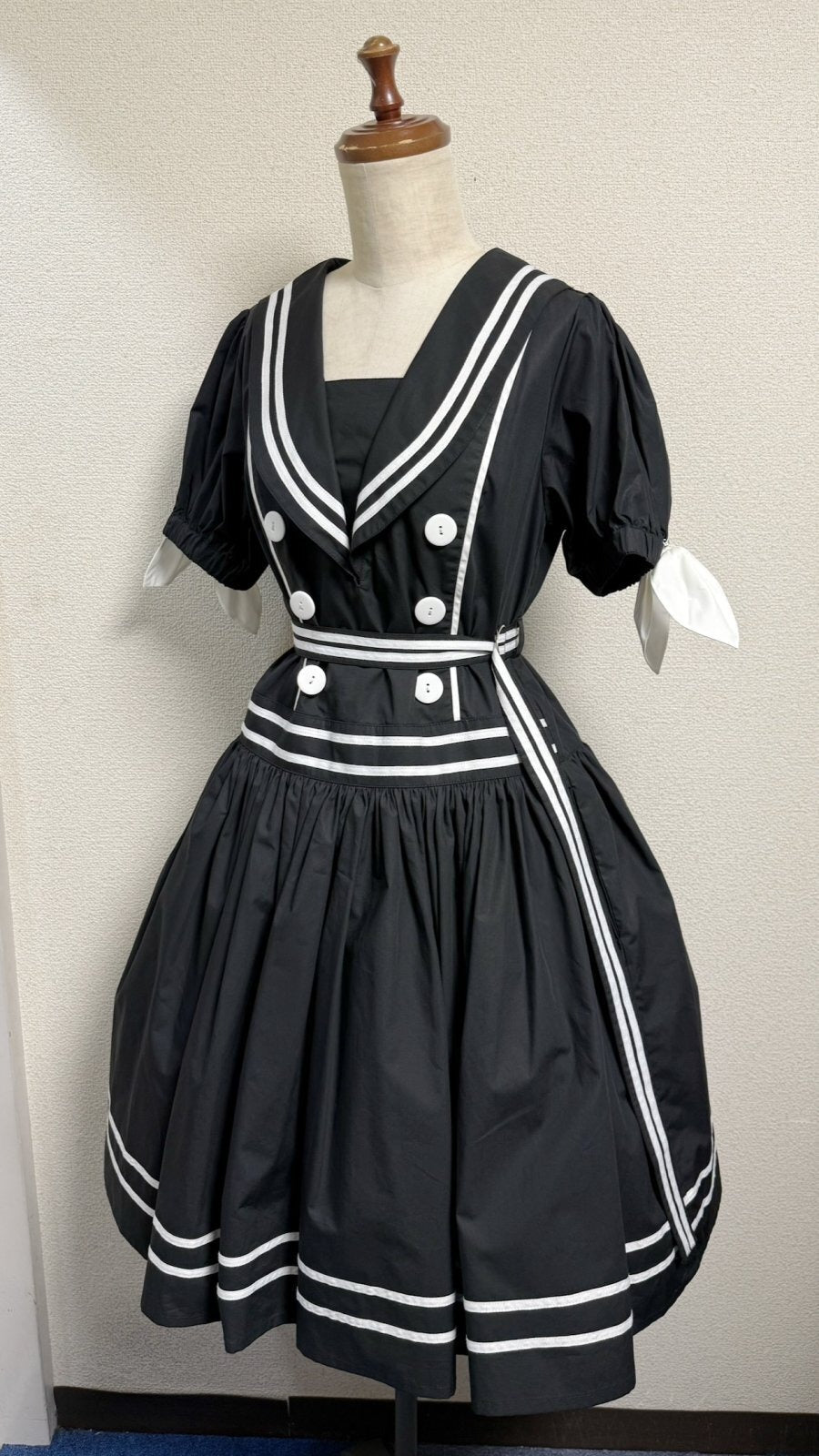 【Physical Drop】フィジカルドロップ ノスタルジックセーラーワンピース【レギュラーサイズ・黒・ノーマル丈】