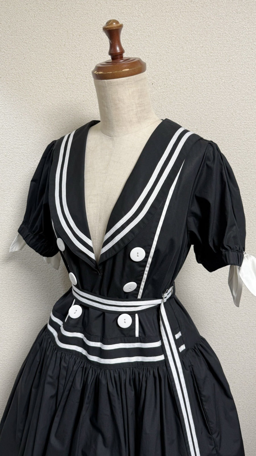 【Physical Drop】フィジカルドロップ ノスタルジックセーラーワンピース【レギュラーサイズ・黒・ノーマル丈】