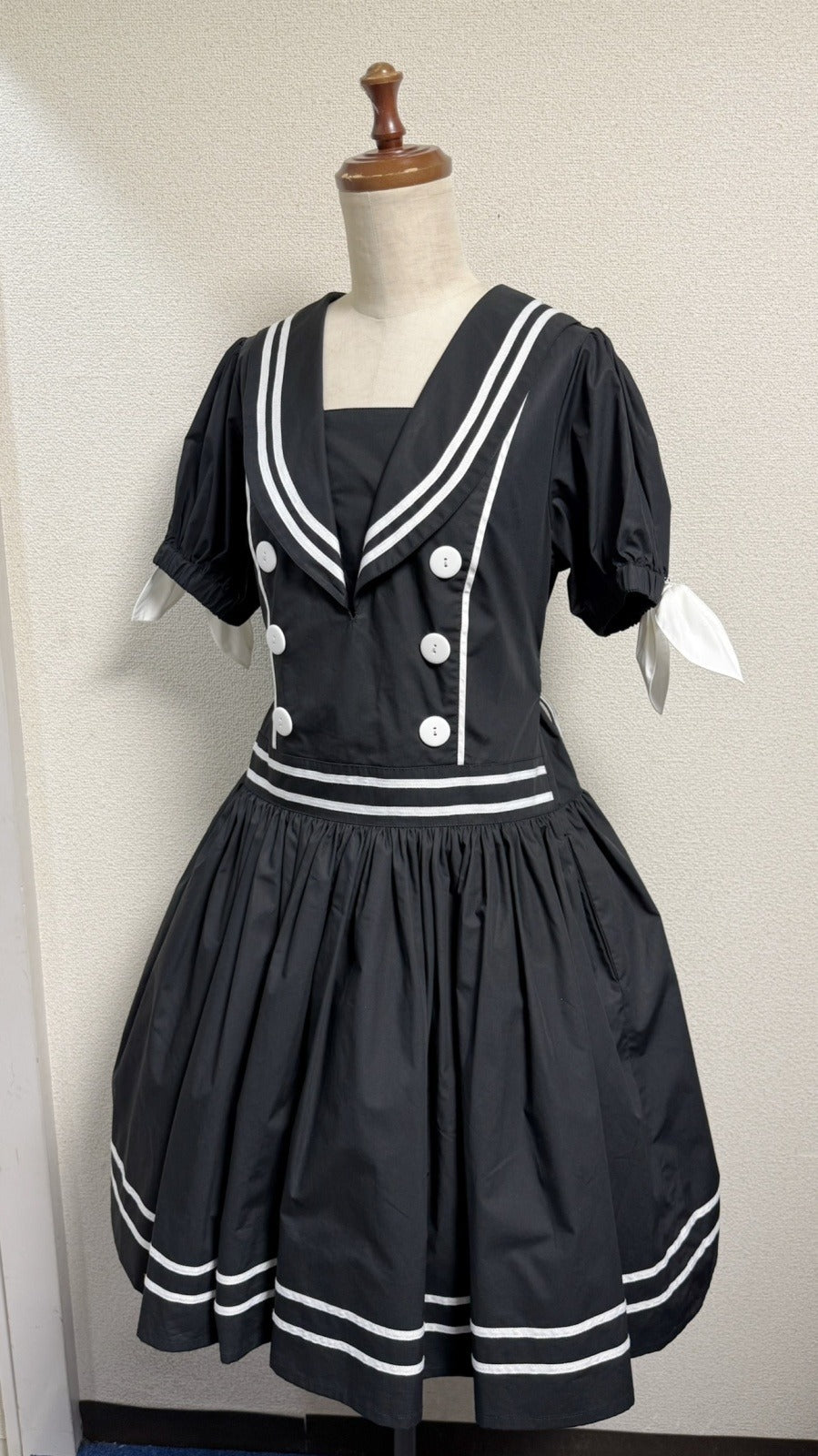 【Physical Drop】フィジカルドロップ ノスタルジックセーラーワンピース【レギュラーサイズ・黒・ノーマル丈】