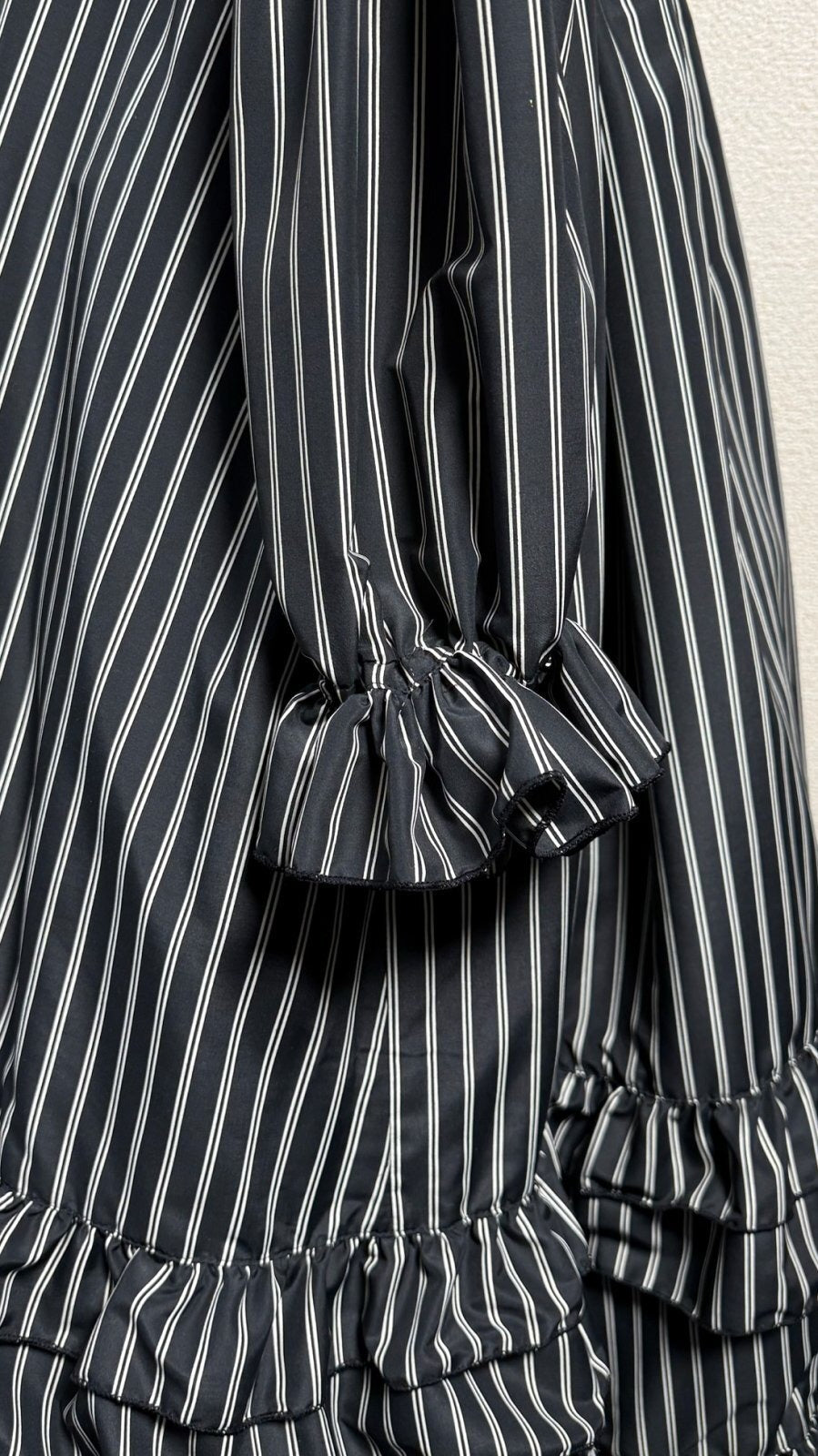 【Physical Drop】フィジカルドロップ スタンドカラーAラインワンピース【黒ストライプ】