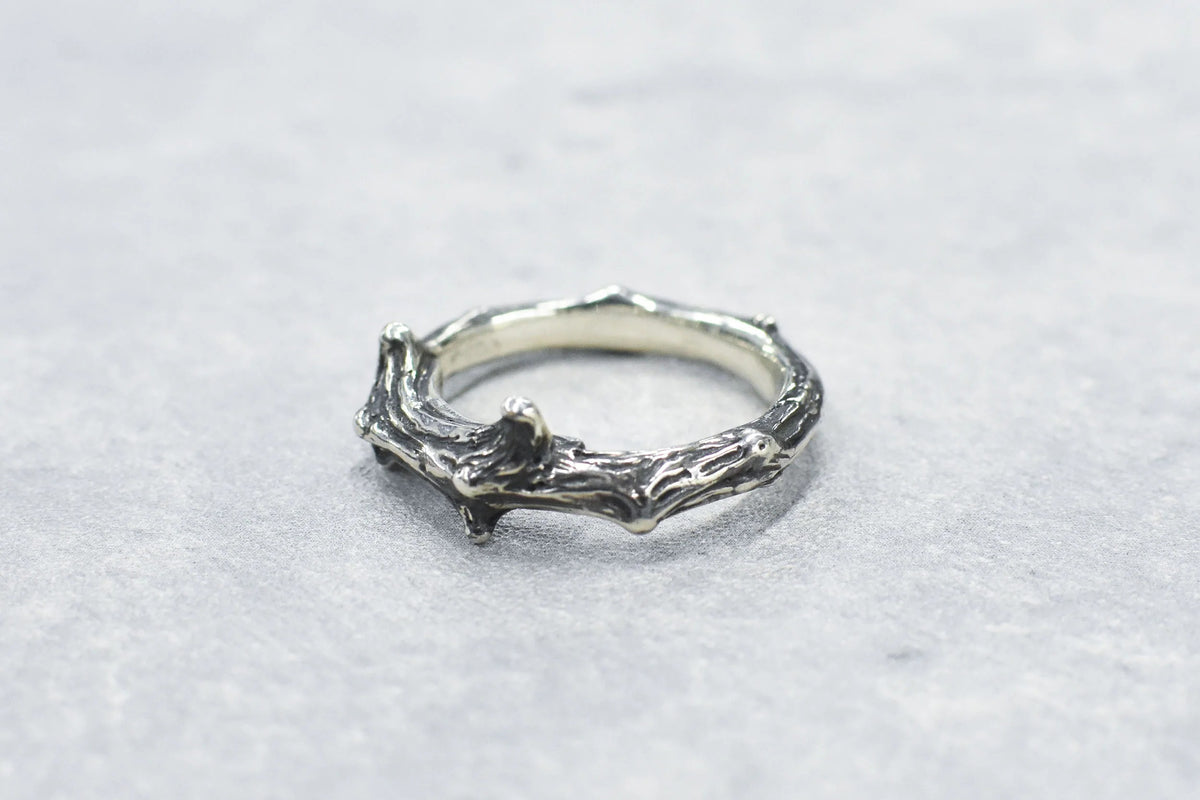 【New Rose】 THORN Ring