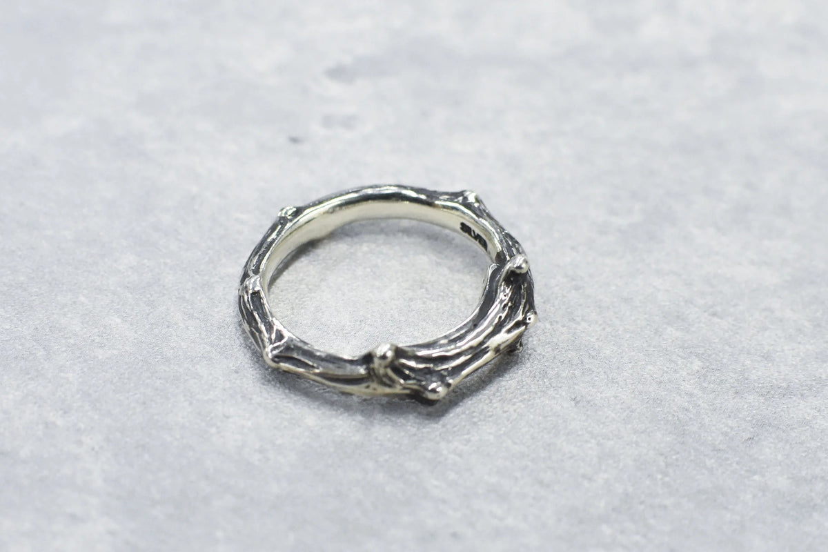 【New Rose】 THORN Ring