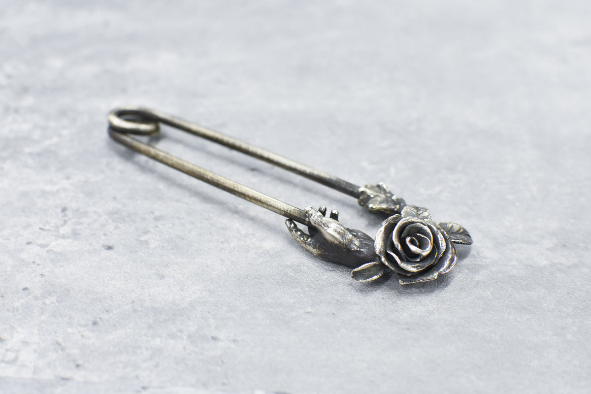 【New Rose】 ROSE Pin