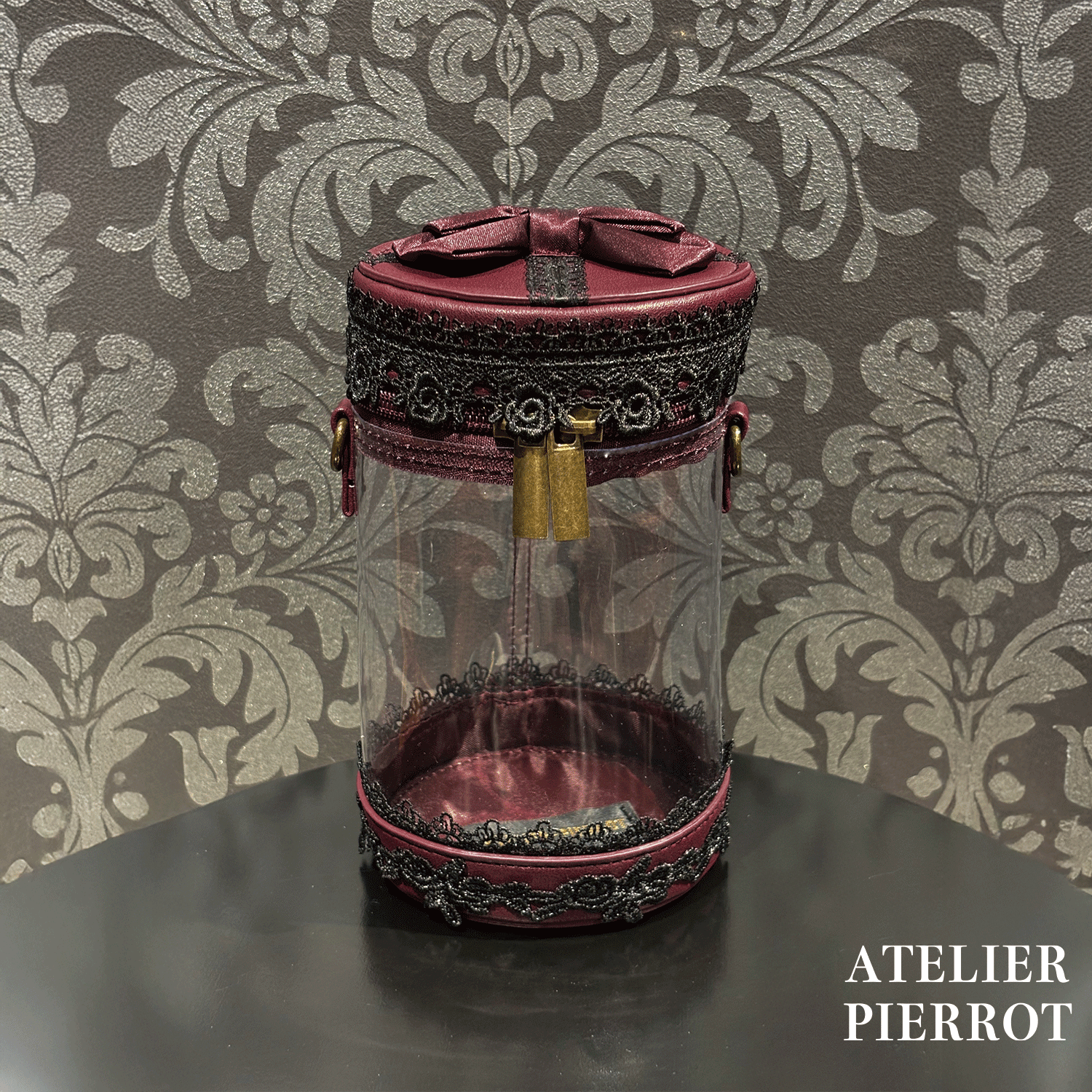 【ATELIER PIERROT】 “Throne” Doll Pouch ホワイト/ボルドー/ブラック ★11月中旬〜下旬発売★