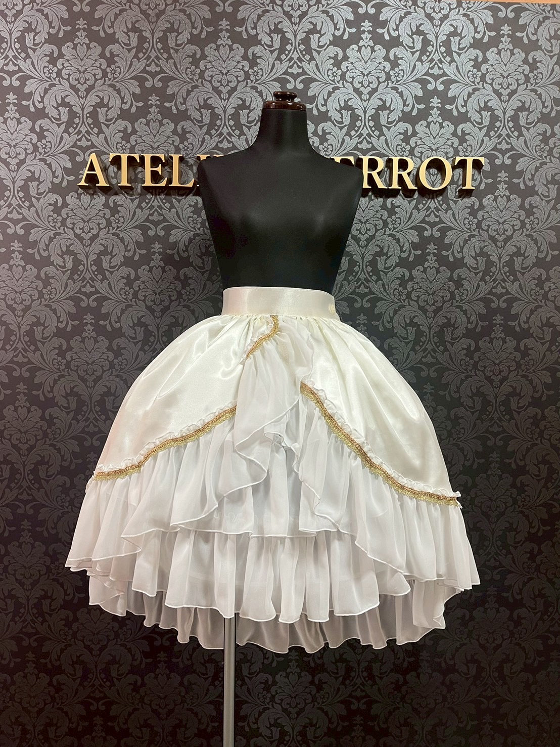 【ATELIER PIERROT】　Eternal Nocturne Bustle Skirt　ホワイト/ブラック