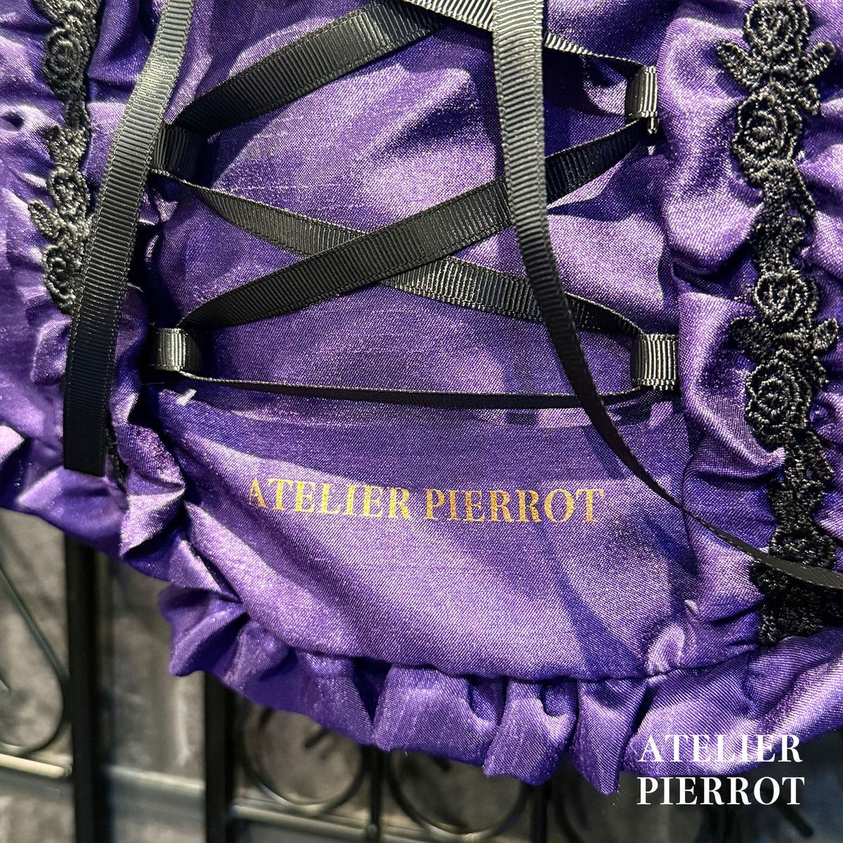 　【ATELIER PIERROT]　Lace up Ribbon Heart BAG　Bordeaux/Black×White/Black