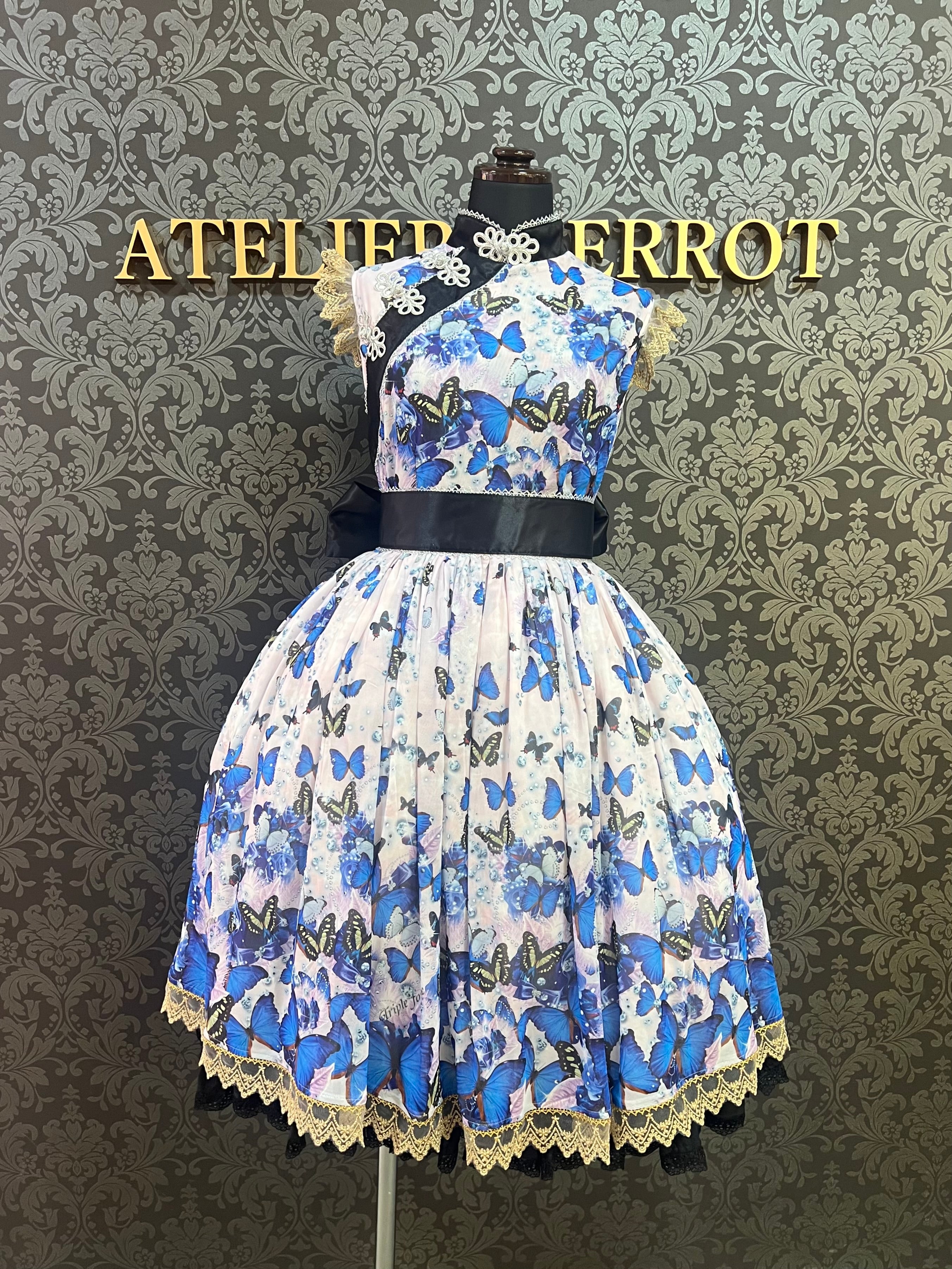 [Triple Fortune] Cheongsam-Kleid mit Schmetterlingsmuster von Triple Fortune (weiß)