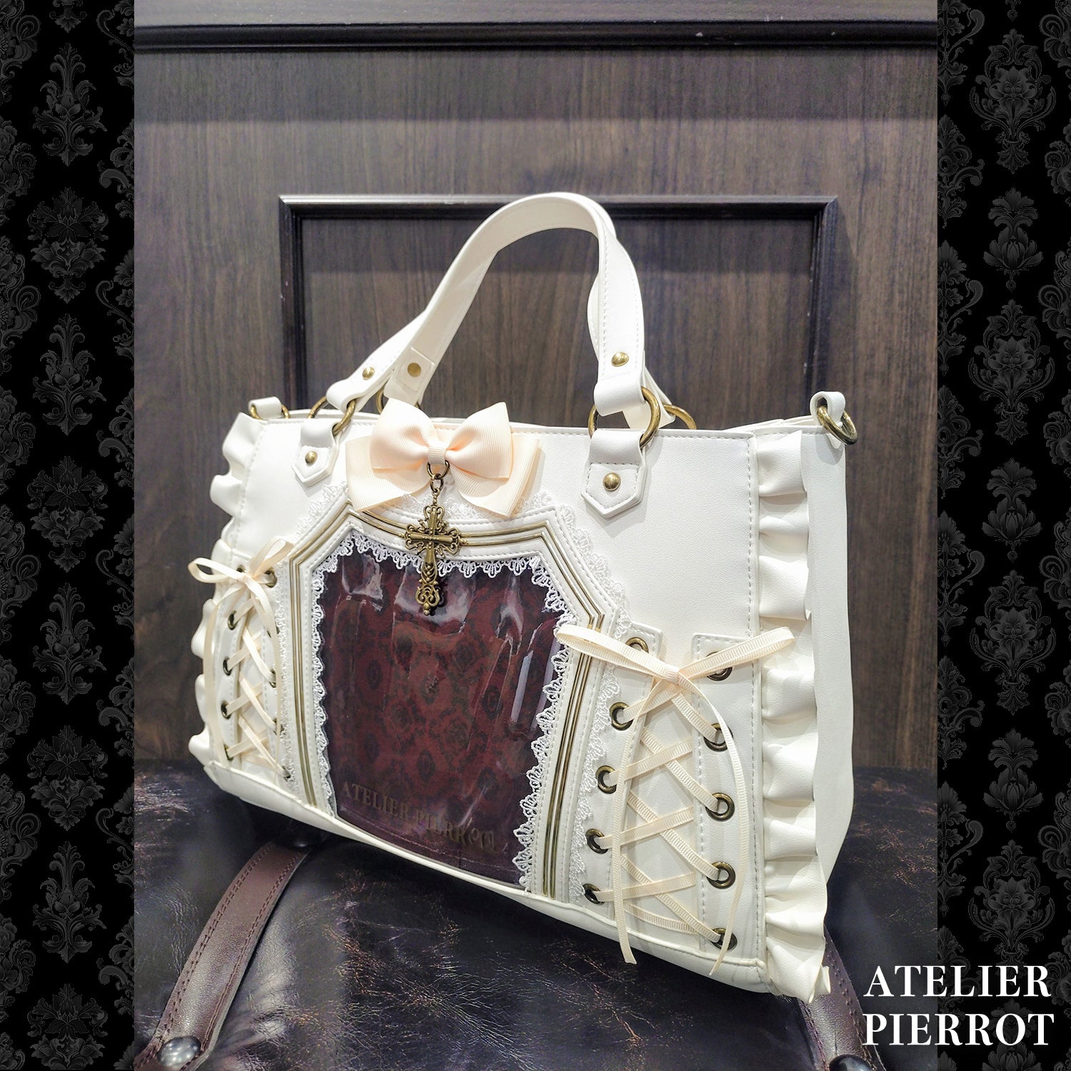 【ATELIER PIERROT】　★ご予約受付中★ “Secret Reliquary” Lace-Up Bag 　ホワイト/ブラック×ボルドー/ブラック