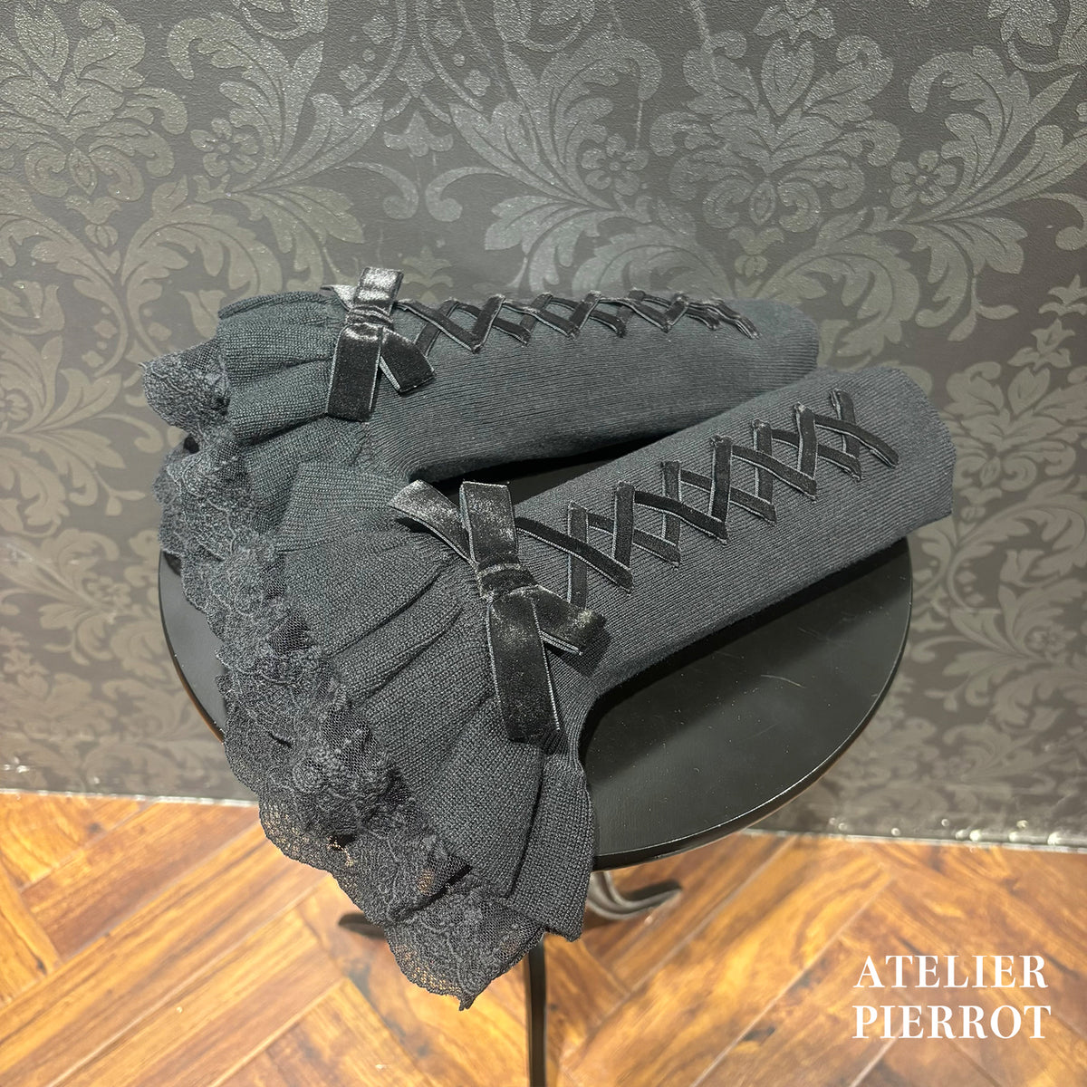 【ATELIER PIERROT】　★Now accepting reservations★ Datura Waltz Arm CoversWhite/Bordeaux/Black