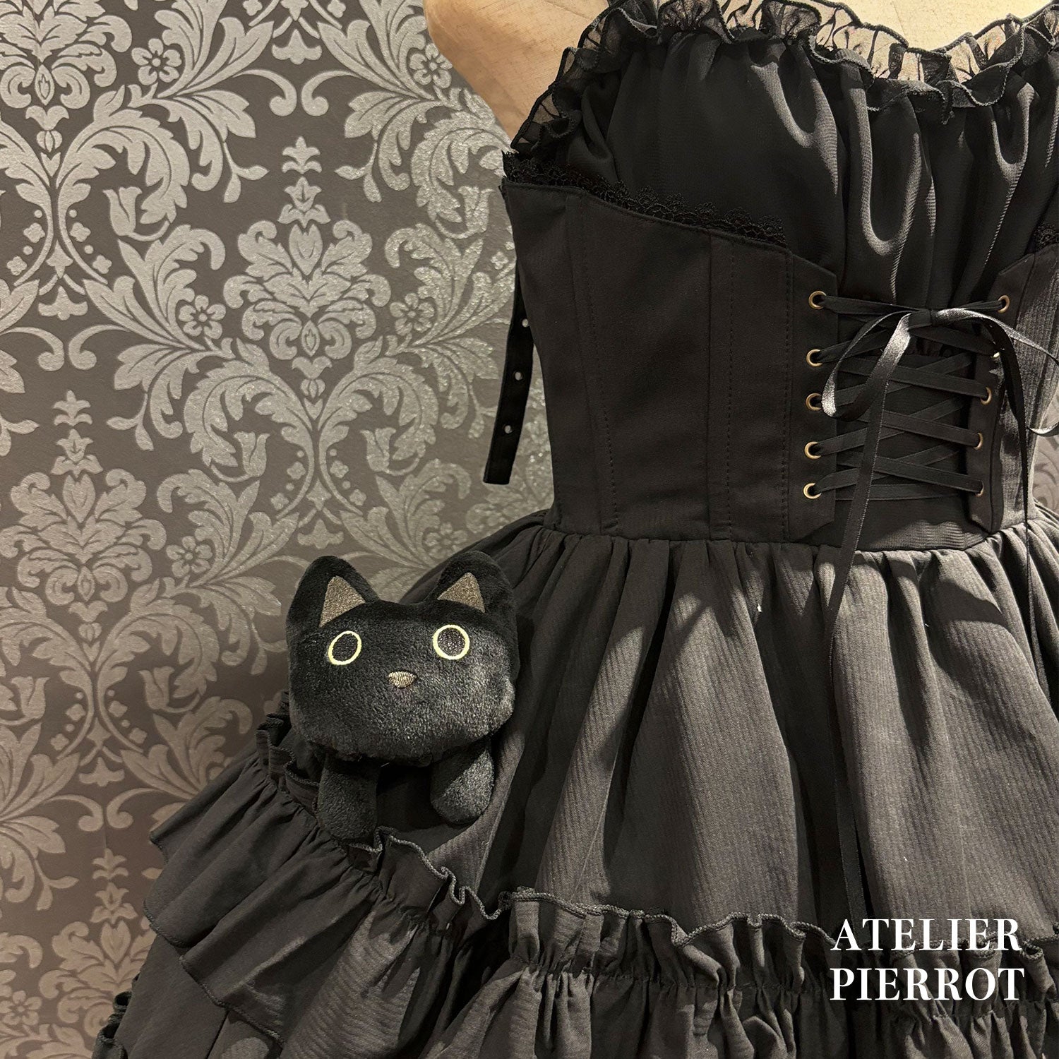 【ATELIER PIERROT】　★ご予約受付中★ Forbidden Prayer Jumper Skirt  ホワイト/ブラック