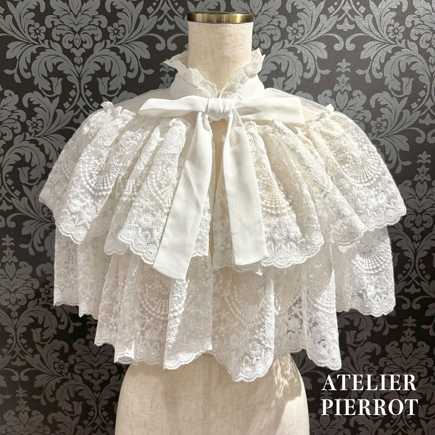 【ATELIER PIERROT】　★Jetzt Reservierungen entgegennehmen★Chantilly-Spitzen-CapeletWhite/Black