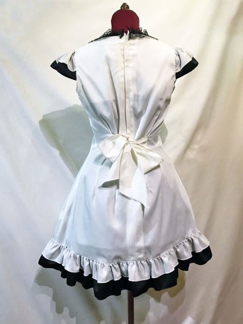 [Marmor] Marmor Frill Ärmeln Strickkleid: weiße x schwarze Spitze