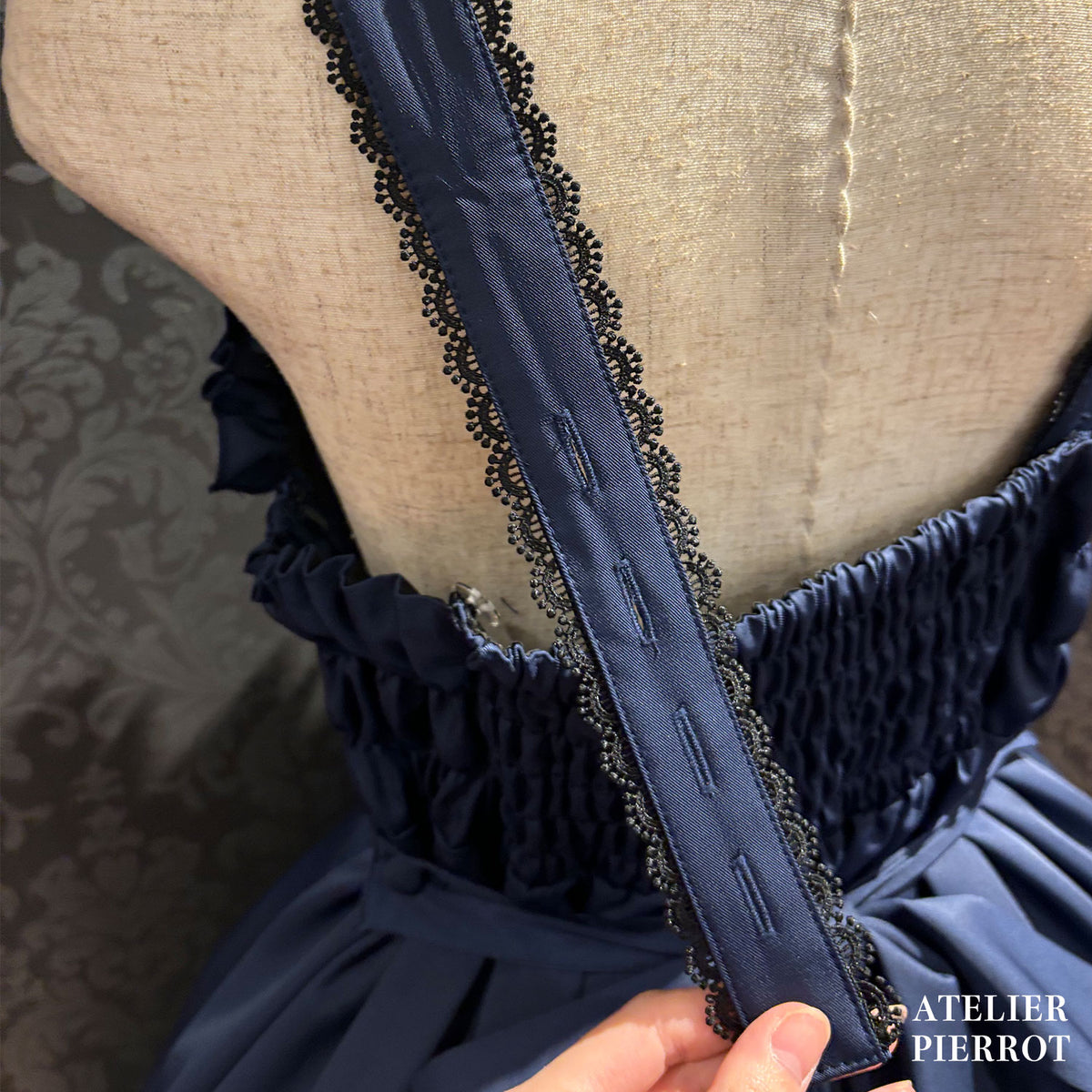 【ATELIER PIERROT】　★J'accepte maintenant les réservations★ AdenophoraJupe-pull babydollWhite/Bordeaux/Purple/Navy/Black