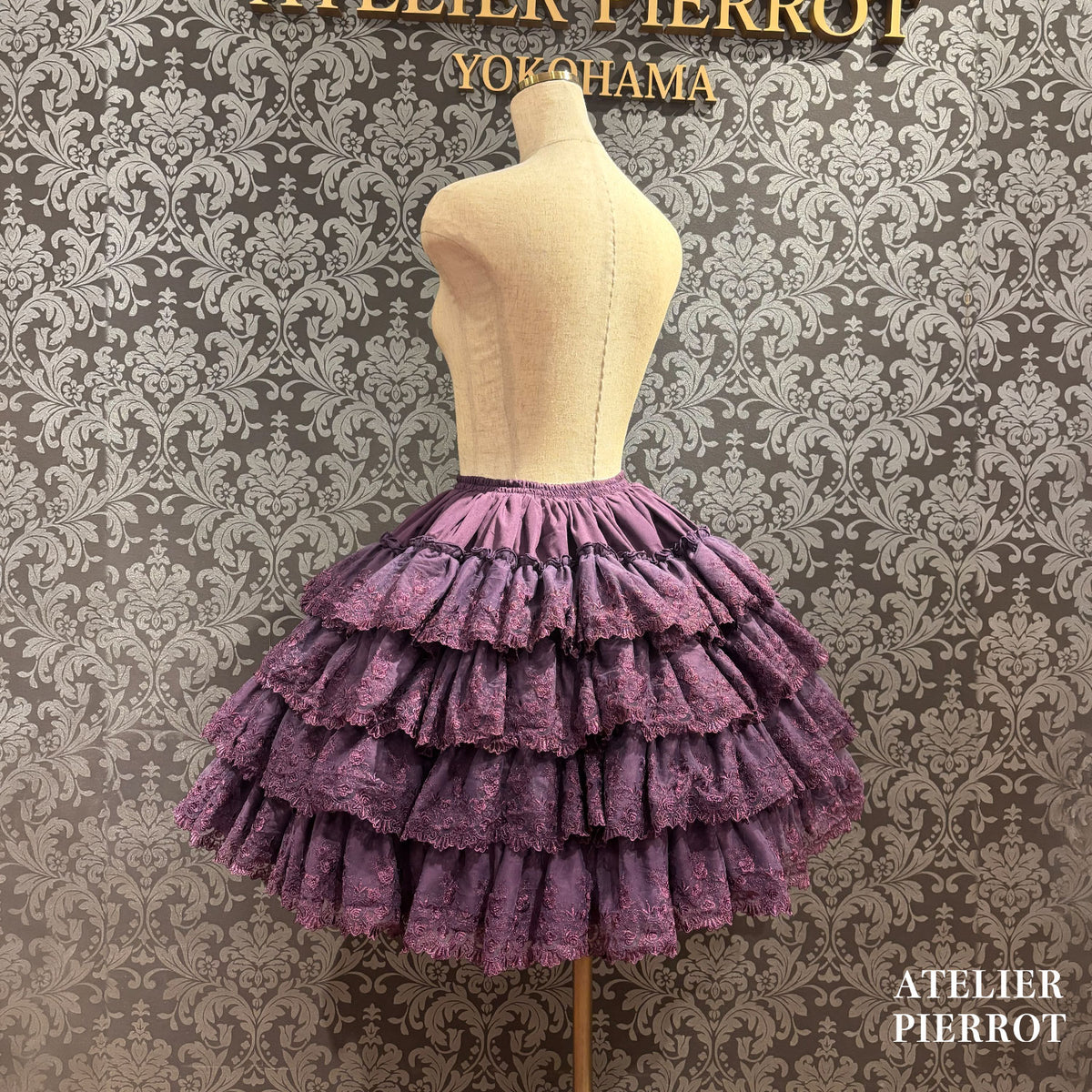 【ATELIER PIERROT】　★Now accepting reservations★ Camellia Lace Tiered SkirtWhite/Pink/Bordeaux/Purple/Navy/Black
