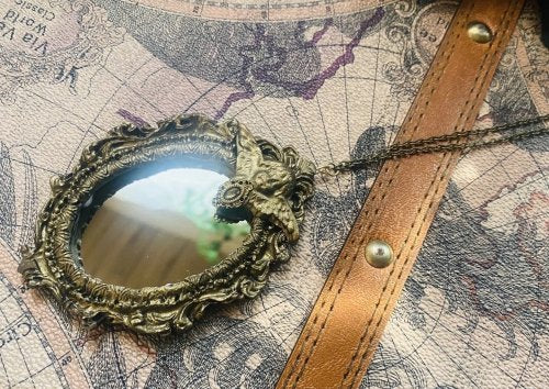 [Boo! Do Do -do] Mirror necklace of that time