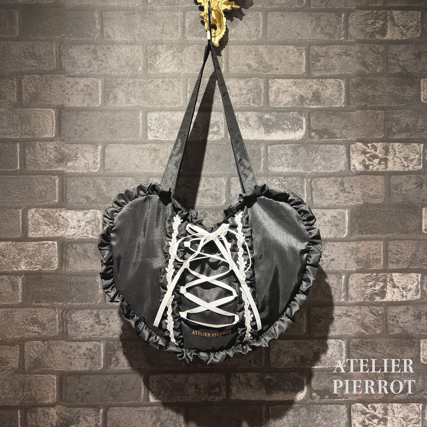 　【ATELIER PIERROT】　Lace up Ribbon Heart Bag　ボルドー/ブラック×ホワイト/ブラック