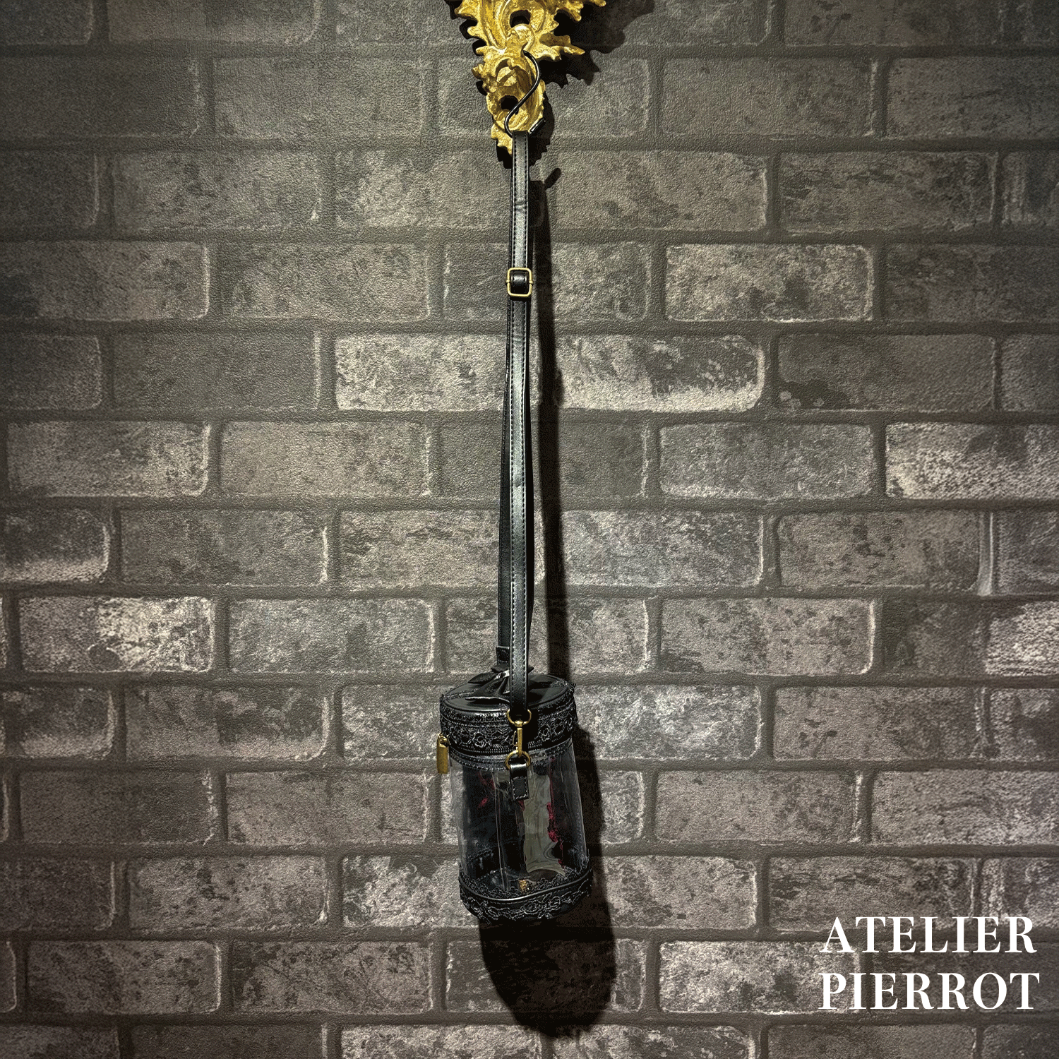 【ATELIER PIERROT】　 “Throne” Doll Pouch　ホワイト/ボルドー/ブラック　★11月中旬〜下旬発売★