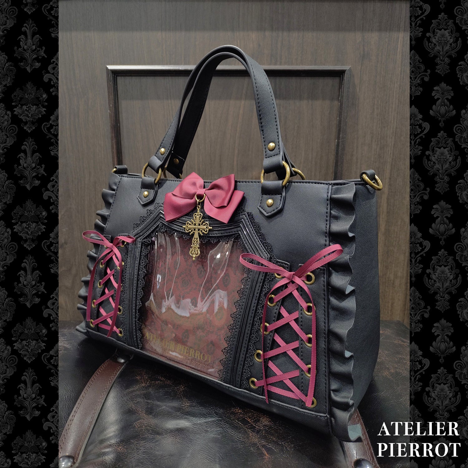【ATELIER PIERROT】　★ご予約受付中★ “Secret Reliquary” Lace-Up Bag 　ホワイト/ブラック×ボルドー/ブラック