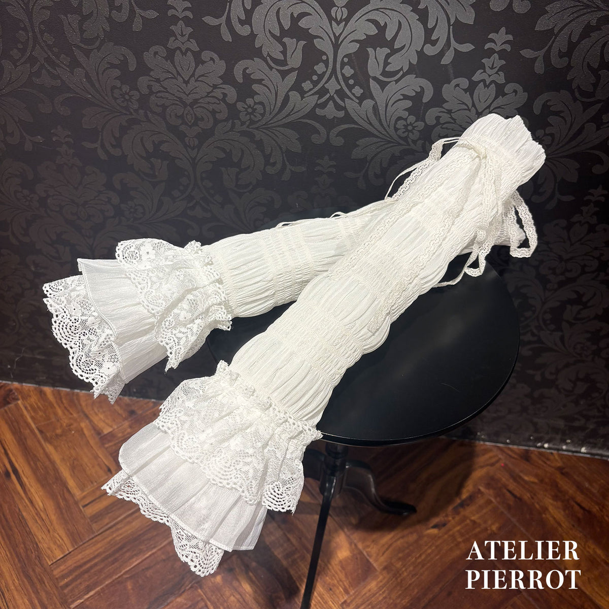 【ATELIER PIERROT】　★ご予約受付中★ Oleander Arm Covers　ホワイト/ブラック