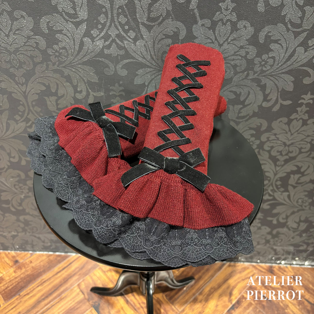 【ATELIER PIERROT】　★Now accepting reservations★ Datura Waltz Arm CoversWhite/Bordeaux/Black