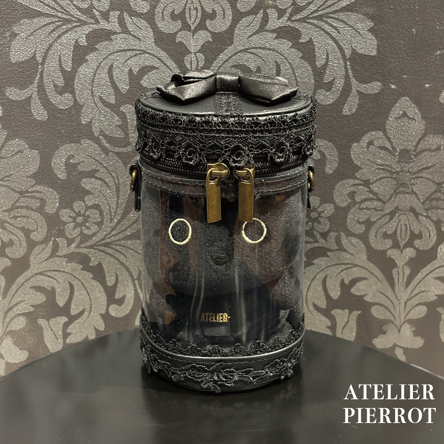 【ATELIER PIERROT】　 “Throne” Doll Pouch　ホワイト/ボルドー/ブラック　★11月中旬〜下旬発売★