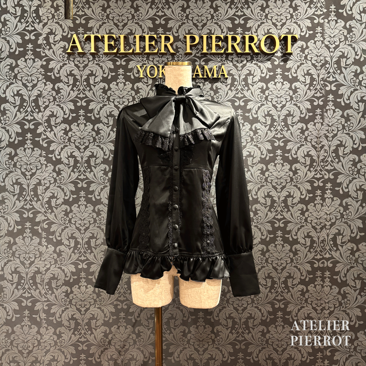 【ATELIER PIERROT】　Classical Duchess Ribbon Blouse　ホワイト/ボルドー/ネイビー/ブラック