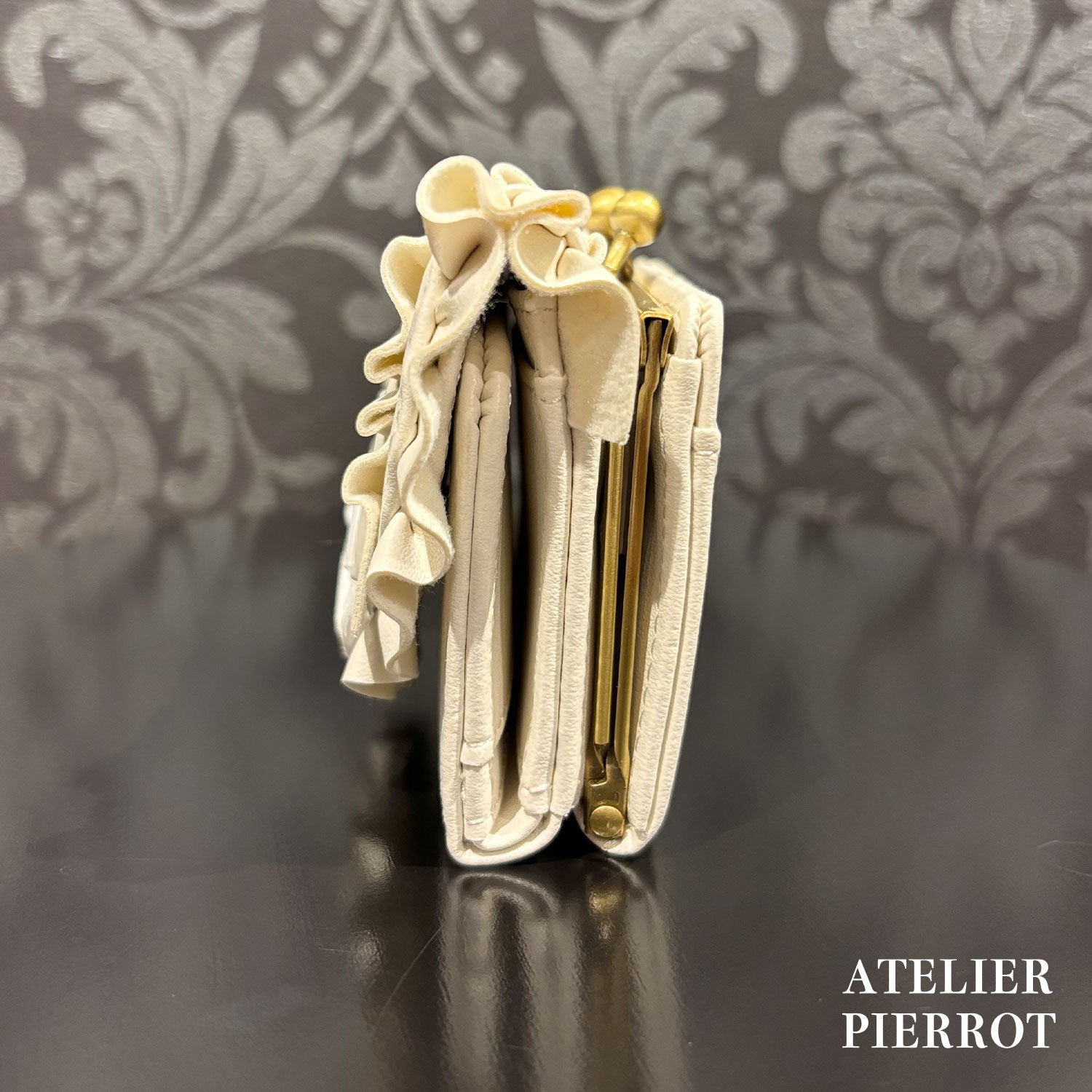 【ATELIER PIERROT】　Doll’s Frill Mini WalletWhite/Bordeaux/Black
