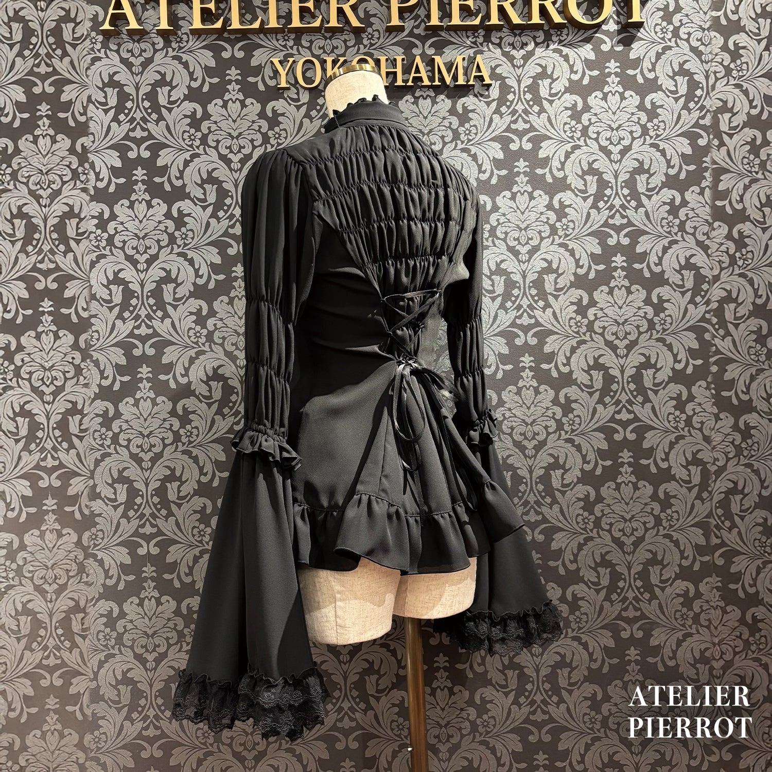 [Atelier Pierrot]架子领主公主袖上衣白色/黑色