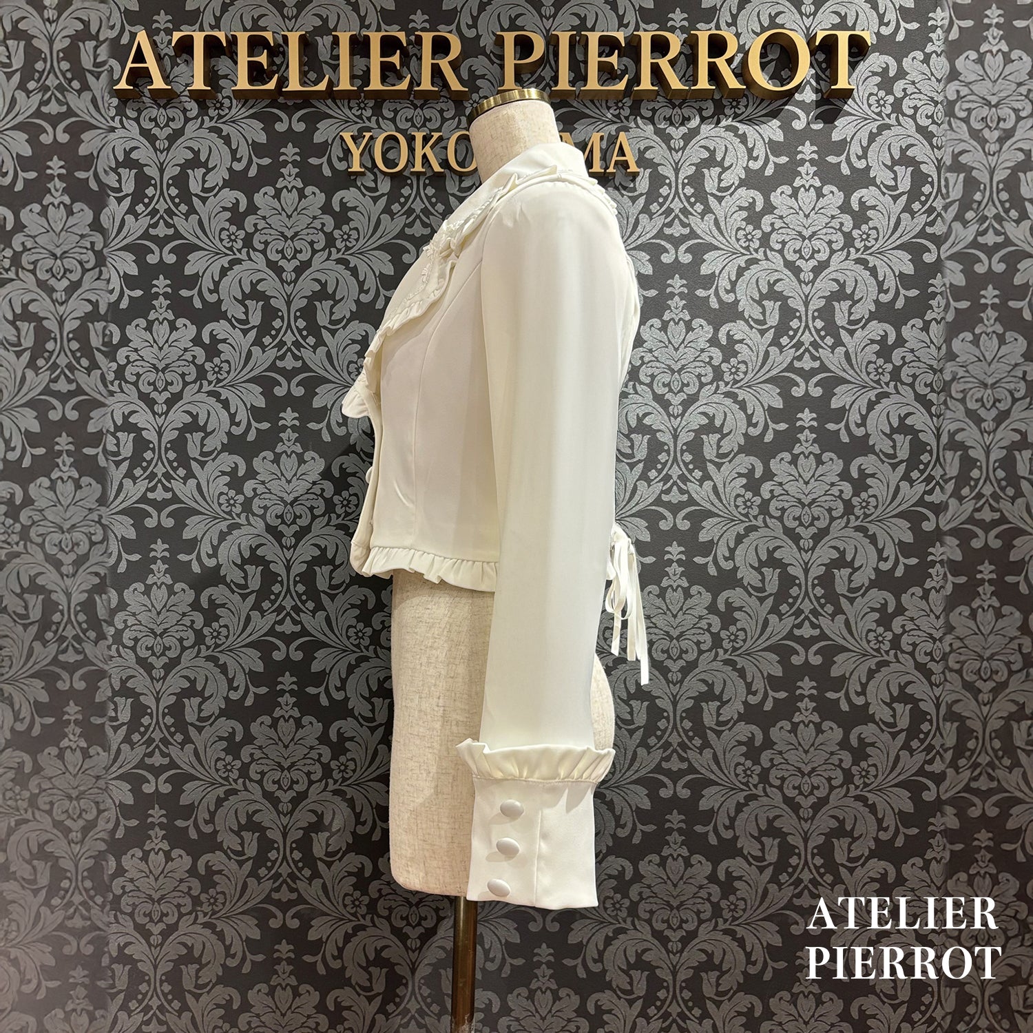 【ATELIER PIERROT】　Frilled Tailored Jacket　ホワイト/ブラック